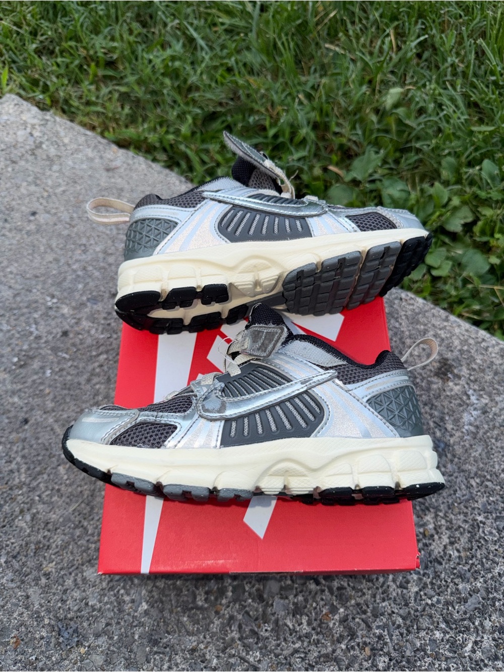 Nike Vomero 5 “Iron Grey Coconut Milk Chrome” (PS)